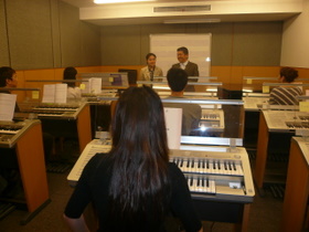 “华南地域上海二班班蒙特卡罗474双排键电子琴老师俱乐部（YETC）册教材培训”圆满结课 