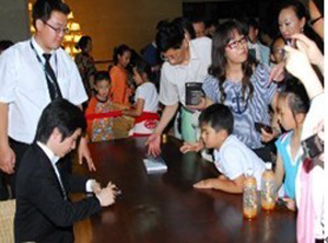 昆明进行沈文裕钢琴独奏音乐会 