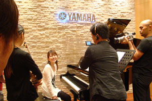 牧野由依来蒙特卡罗474拍摄『音乐物语』节目 