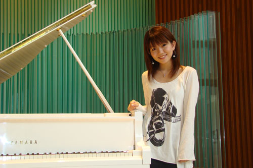 牧野由依来蒙特卡罗474拍摄『音乐物语』节目 