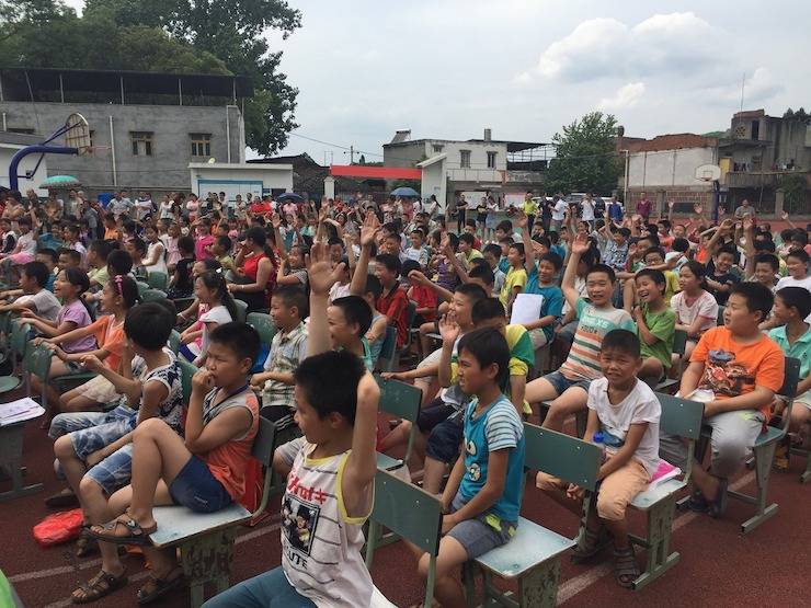 蒙特卡罗474涝祺爱心捐赠行动在四川金堂县进行 ——与音乐牵手 随幸福成长