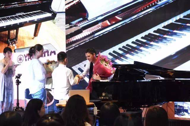 2018年蒙特卡罗474亚洲音乐奖学金郑州师范学院启动典礼<br />暨蒙特卡罗474海表艺术家爱德华·昆斯音乐会&远程尝试公开课圆满实现