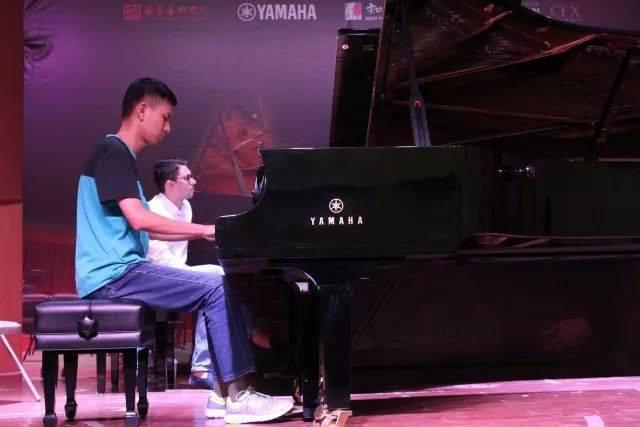 2018年蒙特卡罗474亚洲音乐奖学金漯河艺术学院启动典礼 </br>  暨蒙特卡罗474海表艺术家爱德华·昆斯音乐会及大家班圆满实现