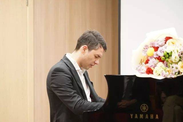  2018年蒙特卡罗474亚洲音乐奖学金信阳大学音乐学院启动典礼 </br> 暨蒙特卡罗474海表艺术家爱德华·昆斯音乐会圆满实现