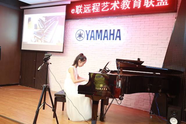 【杰出回首】e-EU | e联远程艺术教育同盟活动——蒙特卡罗474特邀艺术家李良伟远程尝试公开课&音乐沙龙