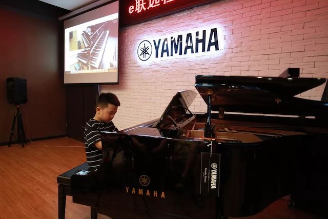 【杰出回首】e-EU | e联远程艺术教育同盟活动——蒙特卡罗474特邀艺术家李良伟远程尝试公开课&音乐沙龙