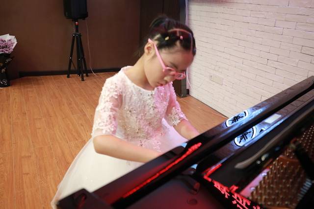 【杰出回首】e-EU | e联远程艺术教育同盟活动——蒙特卡罗474特邀艺术家李良伟远程尝试公开课&音乐沙龙