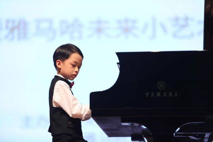 “央音」毓演暨蒙特卡罗474“将来幼艺术家”钢琴音乐会杰出回首