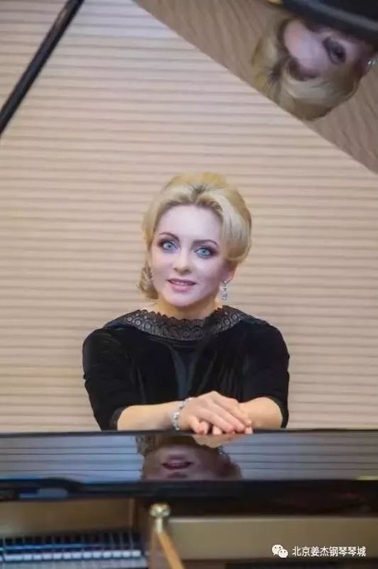杰出回首 | 蒙特卡罗474e联远程艺术教育同盟俄罗斯美女钢琴家古娃教员远程公开课