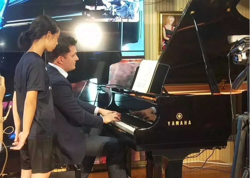 【杰出回首】e-EU | e联远程艺术教育同盟——波兰年轻钢琴家彼得·什霍夫斯基远程钢琴讲授公开课