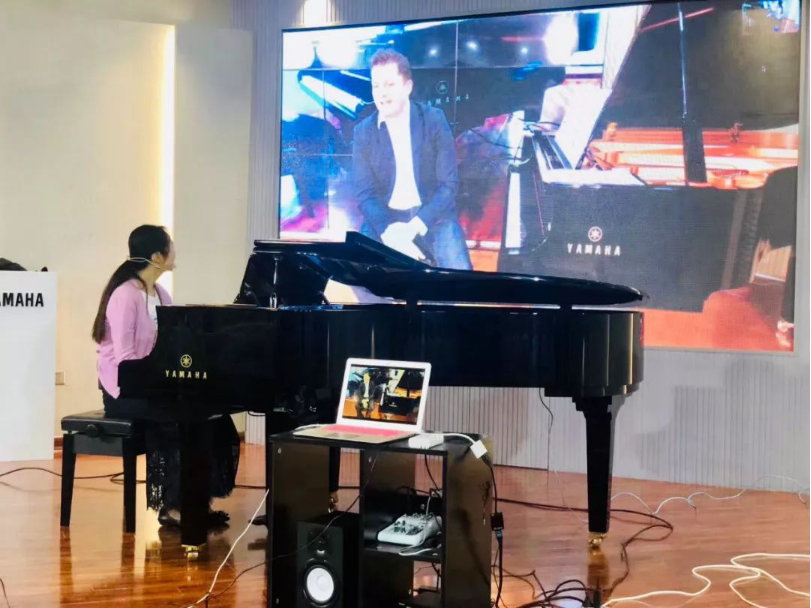 【杰出回首】e-EU | e联远程艺术教育同盟——波兰年轻钢琴家彼得·什霍夫斯基远程钢琴讲授公开课