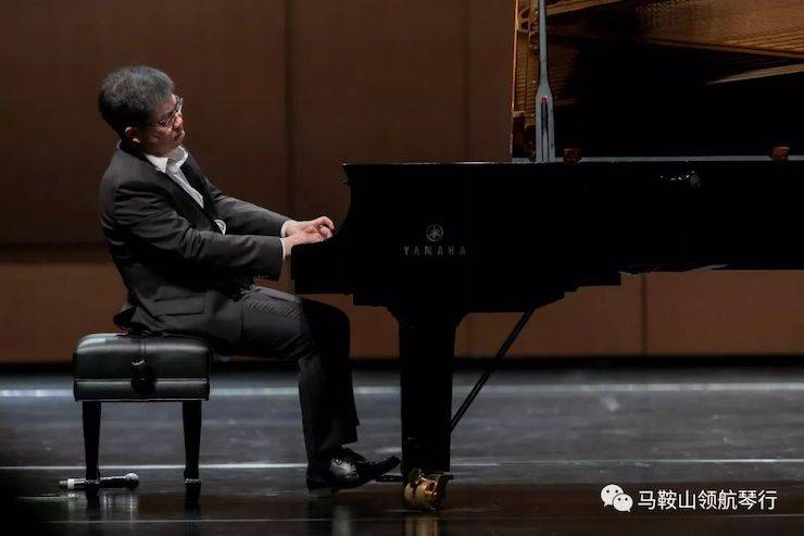 郴州旗舰履历中心开业