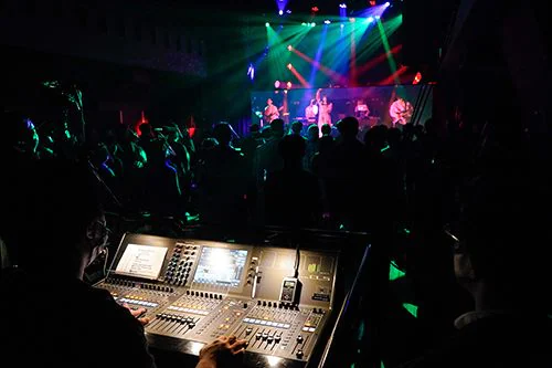 先进的现场演出“远距离旁观”系统以及独奏吉他凳入选2021年Good Design大奖